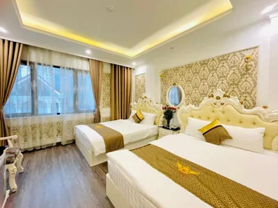 带阳台家庭房 — Diamond Hotel Ha Noi